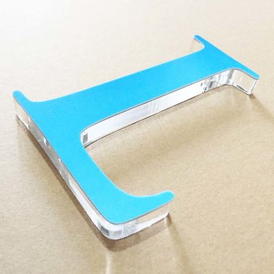 Kapalı Ofis Logosu 3D Harf İşareti UV Baskılı 2mm Akrilik Alfabe