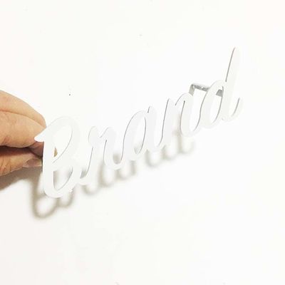 Düz Kesim Beyaz Boya Metal Harf İşareti Fırçalı SS304 Kanal Harf Tabela