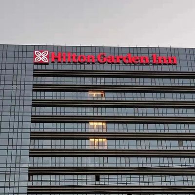 3-5mm Akrilik Yapı Levhası UV Baskılı Fabrikasyon Paslanmaz Çelik Harfler