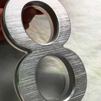 Reklam 3D Akrilik Arkadan Aydınlatmalı Harf İşareti Siyah Boyalı 12cm Kalınlık