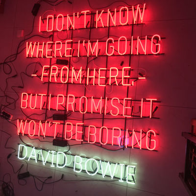 Mağaza Dekorasyonu Metal Çerçeveler Duvar İçin Neon Işık Kelime İşaretleri