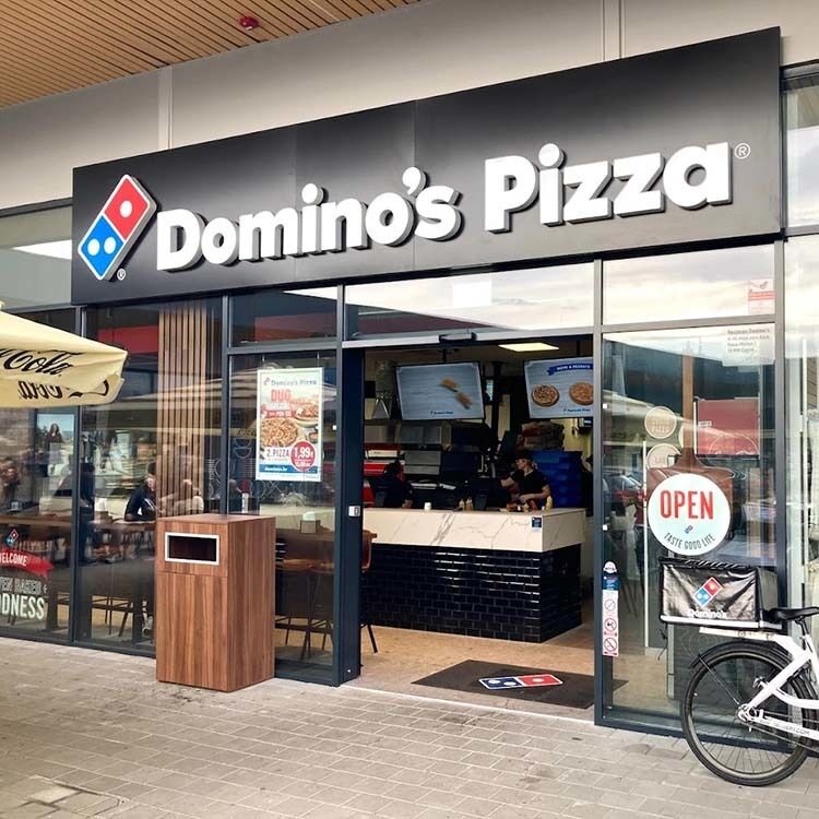 50000 Saat Yaşam Süresi Meanwell güç kaynağı ile LED kanal harfleri aydınlatma ve uzun vadeli iş işaretleme performansı sunar